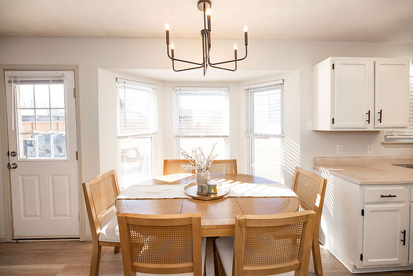 Dining1